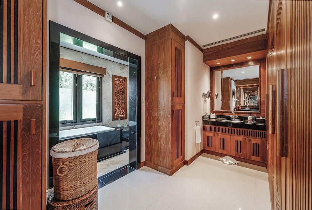 Naiharn 4br Private PoolVilla near Beach - Tap to explore photos