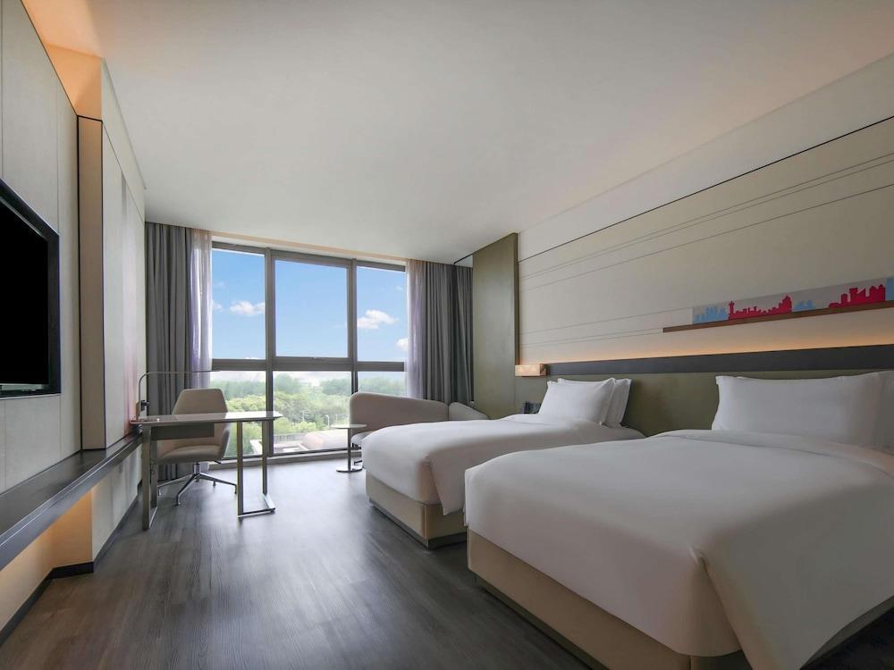 Novotel Shanghai Chuansha Room Type - Superior Room, 2 Twin Beds
