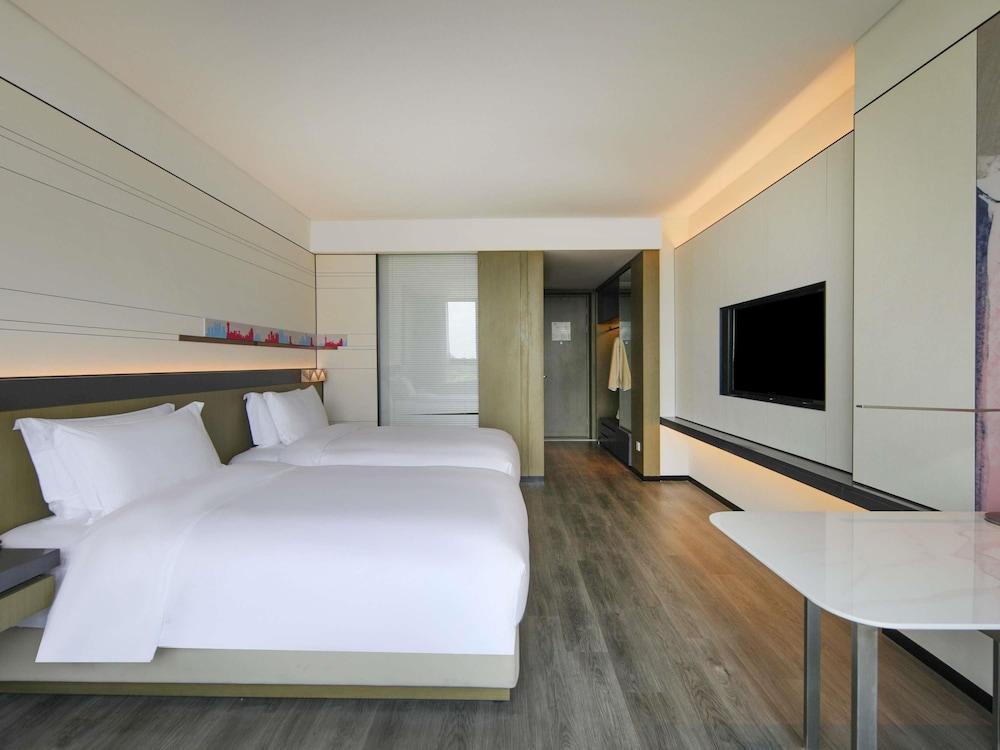 Novotel Shanghai Chuansha Room Type - Superior Room, 2 Twin Beds