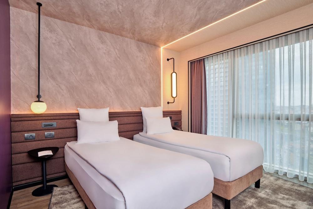 Novotel Istanbul Bomonti Room Type - Standard Room, 2 Twin Beds