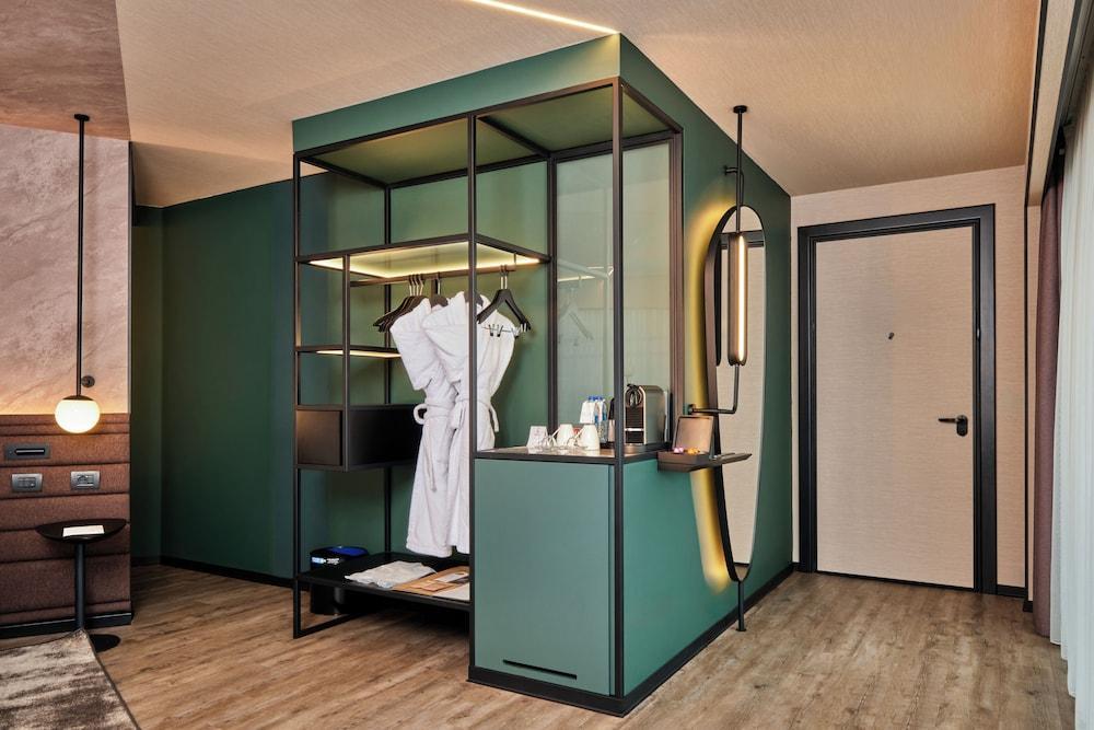 Novotel Istanbul Bomonti Room Type - Executive Suite, 1 Double Bed