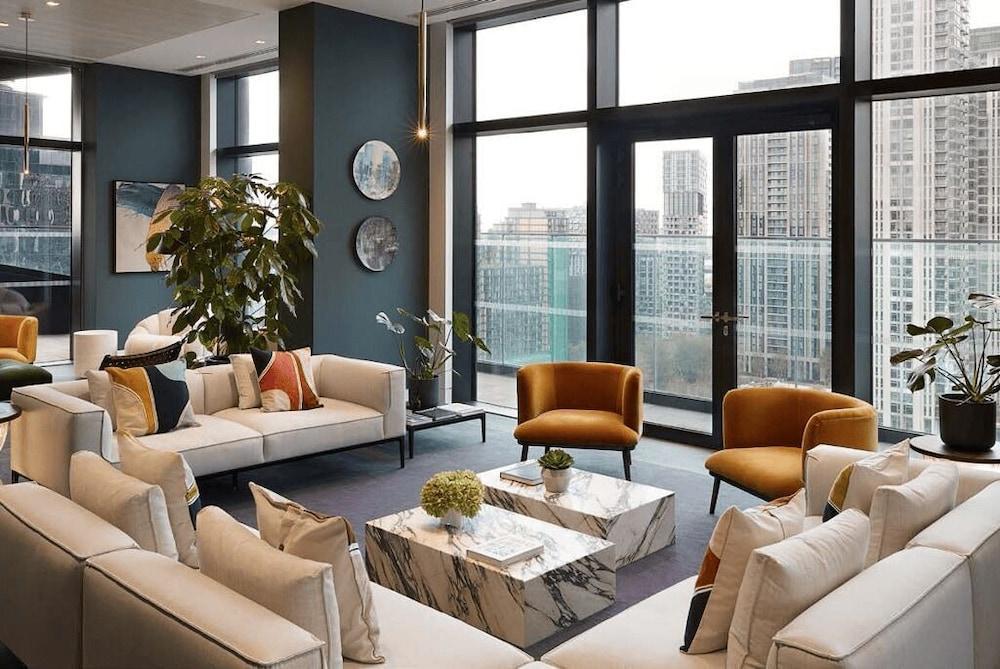 One-Bedroom Balcony Apartment City View