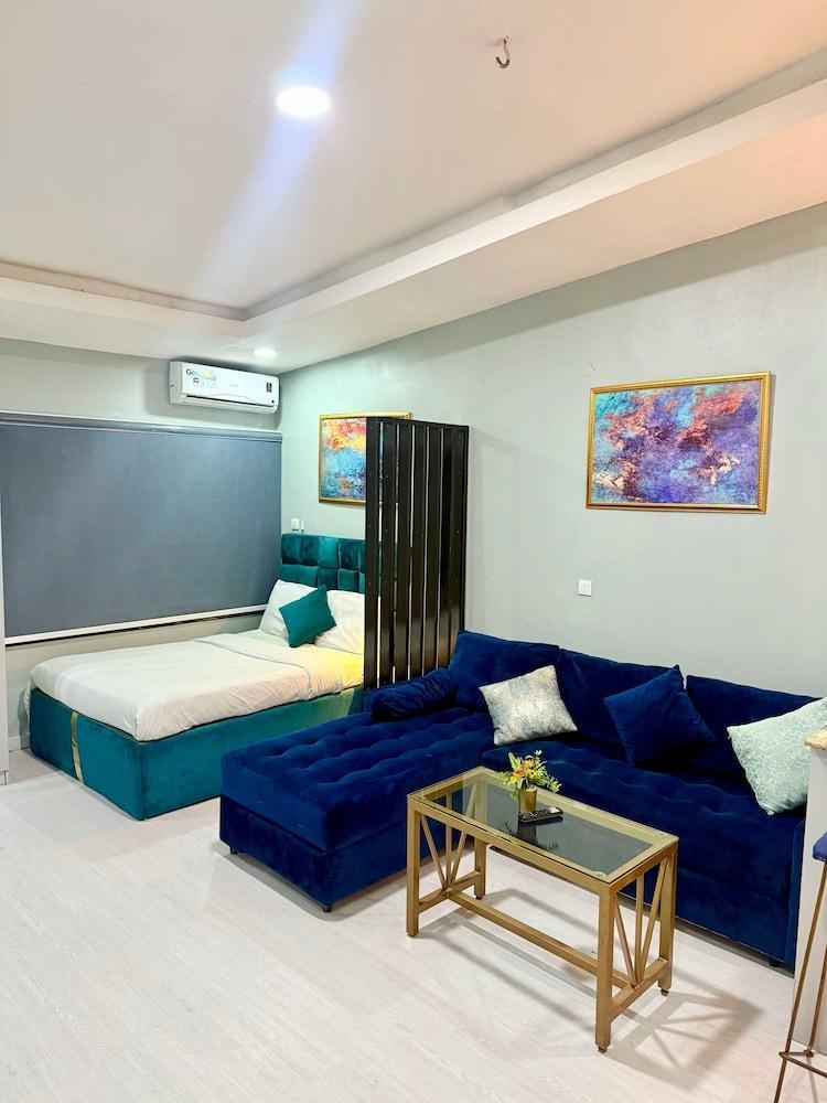 Open plan studio apartment unit Room Type - Superior Studio, Balcony
