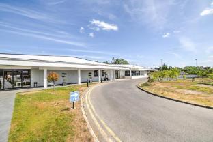 Palms Hotel & Retreat By Palette London Romford - Tap to explore photos