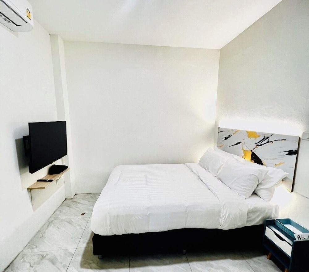 PJ Hostel & Bar Room Type - Superior Double Room