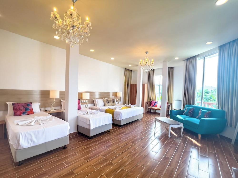 Rehendhi Villa Room Type - Family Quadruple Room, Balcony, City View