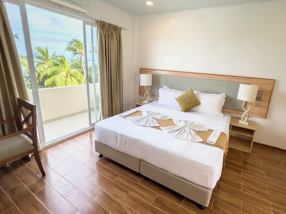 Rehendhi Villa Room Type - Deluxe Double Room, Balcony, Sea View