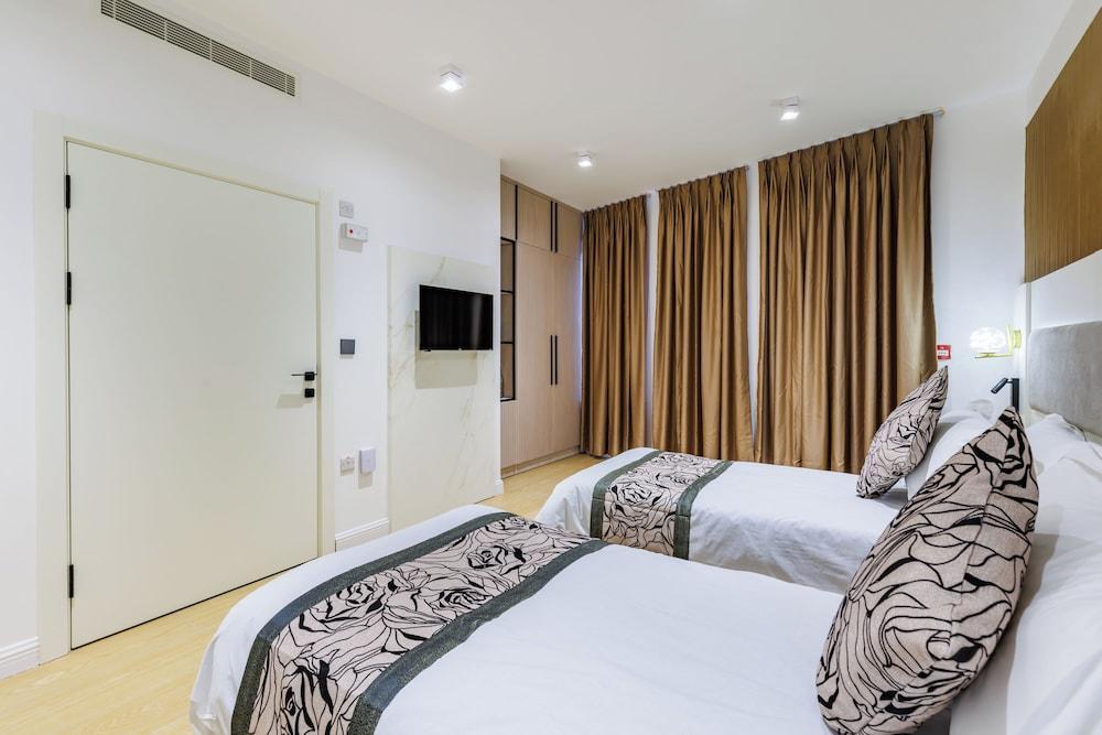 Rosemay Boutique Hotel Near Heathrow Airport Room Type - Family Quadruple Room, 2 Double Beds, Mobility Accessible Rosemay Boutique Hotel Near Heathrow Airport Room Type - Family Quadruple Room, 2 Double Beds, Mobility Accessible