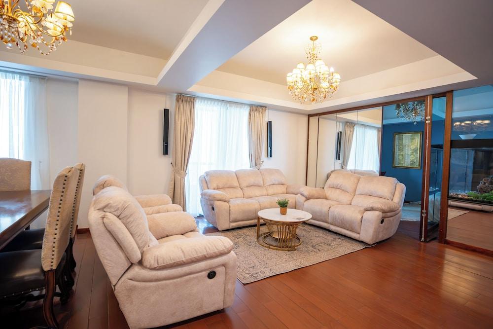Sadaf6 Jumeirah Beach Residence - Tap to explore photos