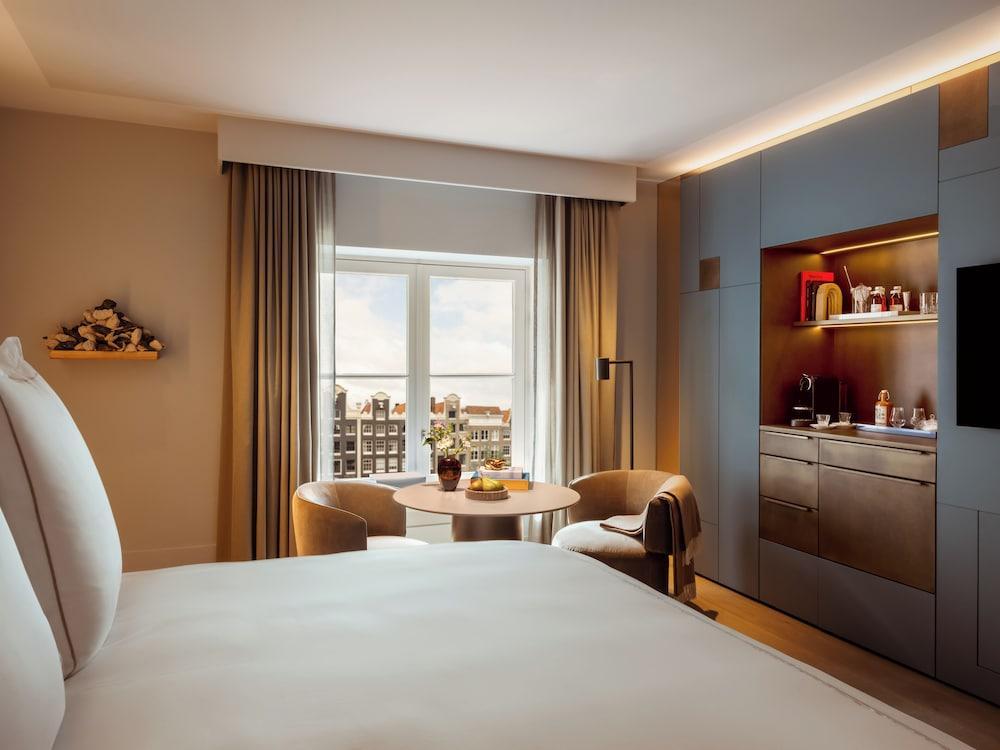 Rosewood Amsterdam Room Type - Grand Room, Canal View (Premier)