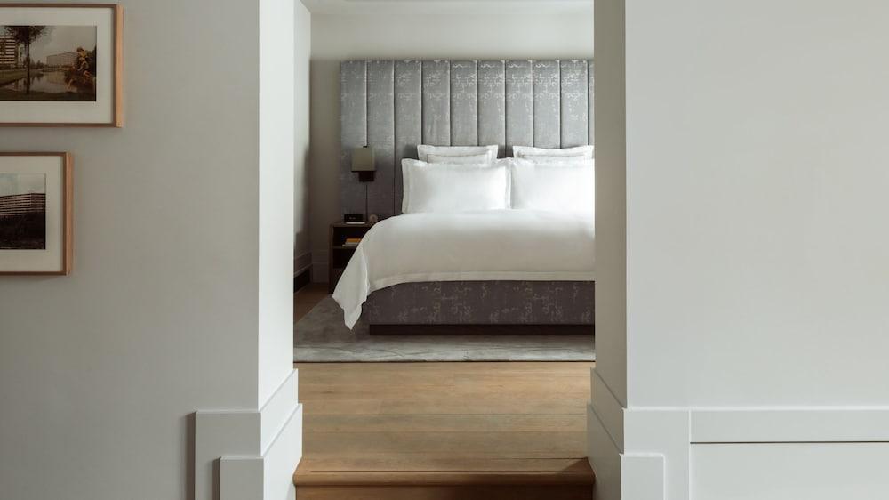 Rosewood Amsterdam Room Type - Grand Room, 2 Bedrooms (Premier) Rosewood Amsterdam Room Type - Grand Room, 2 Bedrooms (Premier)