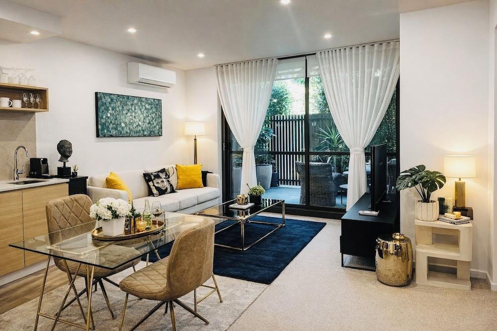 Royal Executive Living Garden Executive Room Type - Executive Single Room, 1 Queen Bed, Non Smoking, Garden View