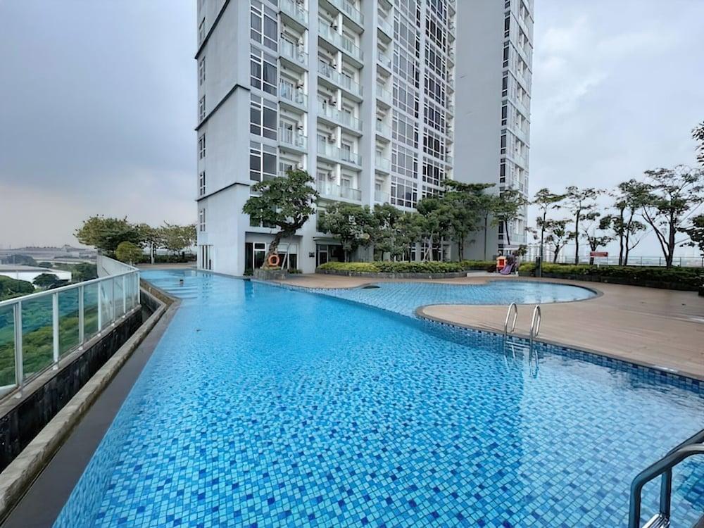 Sedayu City Suites - Free Gym Pool