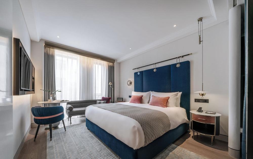 Blackstone M+ Hotel, Shanghai Room Type - Deluxe Queen Room (with Marshall Speaker, Dyson Hair Dryer & Mobile Screen Mirroring)