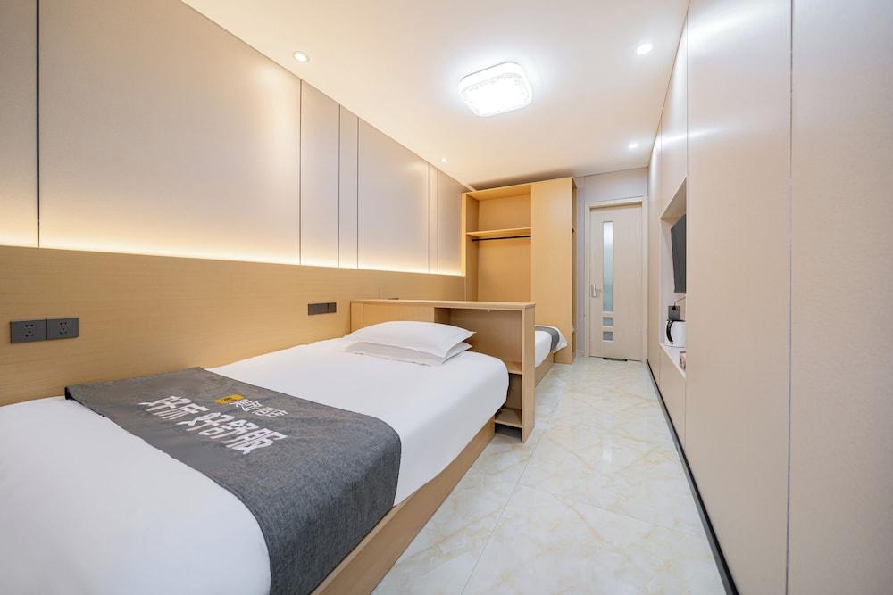 Shanghai Lanting Resort Hotel (Shanghai Disneyland) Room Type - Basic Twin Room