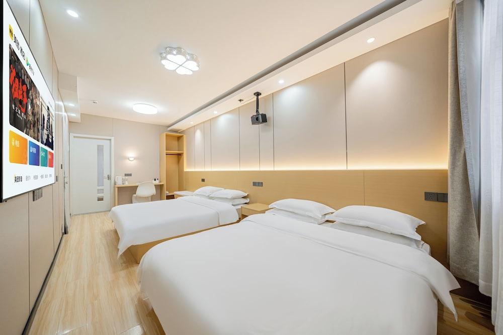 Shanghai Lanting Resort Hotel (Shanghai Disneyland) Room Type - Classic Suite