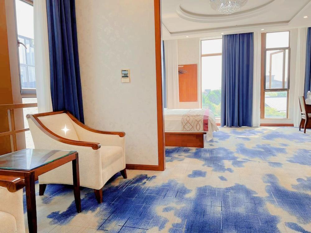 SHANGHAI TAIZHUO HOTEL Room Type - Deluxe Studio Suite