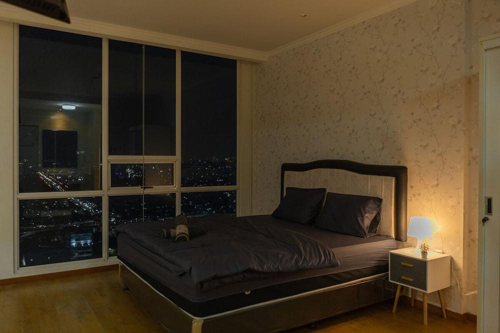 Staycation Jakarta - Ancol Mansion Apt Room Type - Superior Studio, 1 Queen Bed, Kitchen, City View Staycation Jakarta - Ancol Mansion Apt Room Type - Superior Studio, 1 Queen Bed, Kitchen, City View