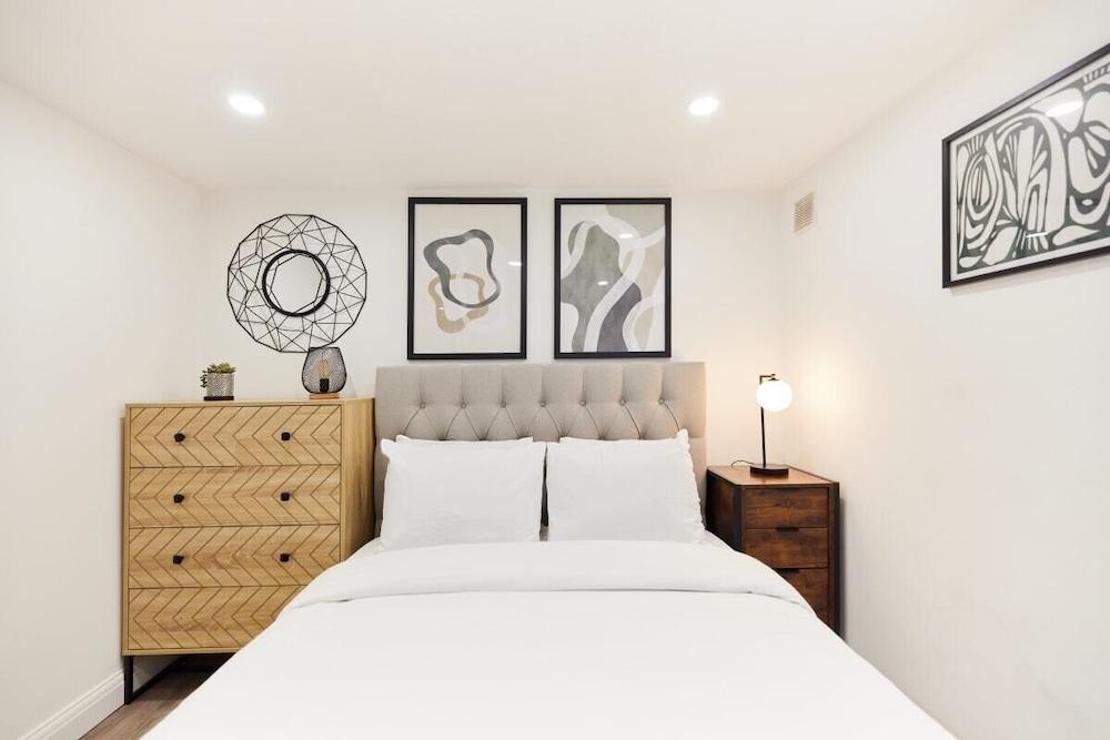 The Bermondsey Place - Cosy 2bdr Flat - Tap to explore photos
