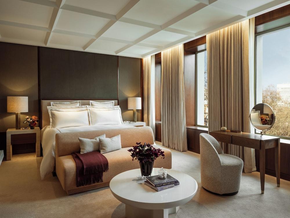 The Chancery Rosewood Room Type - Grand Premier Mews Suite The Chancery Rosewood Room Type - Grand Premier Mews Suite