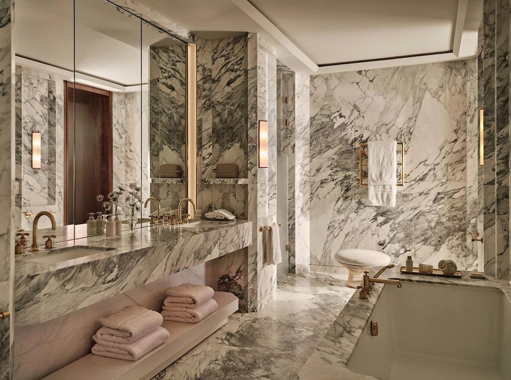 The Chancery Rosewood Room Type - Chancery Suite