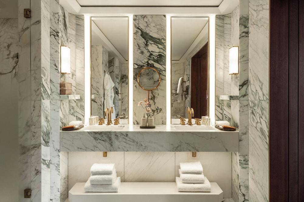 The Chancery Rosewood Room Type - Premier Mews Suite