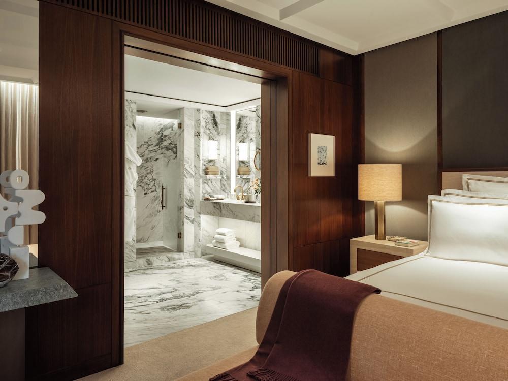The Chancery Rosewood Room Type - Three- bedroom Grand Premier Mews Suite