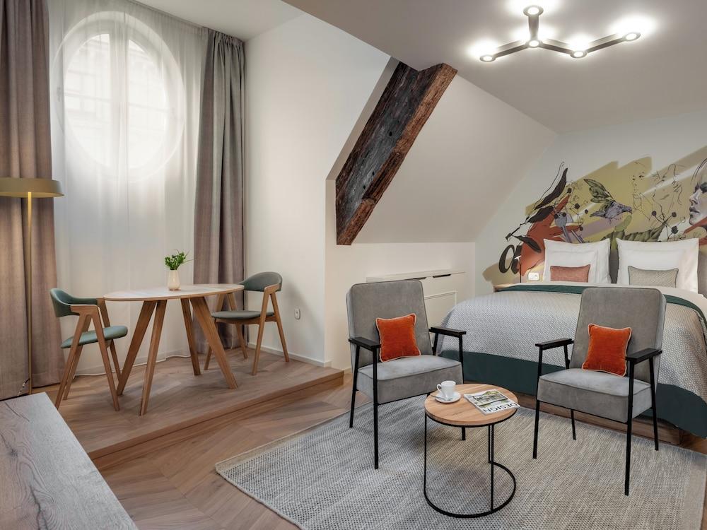 The Botanist by Adrez Room Type - Comfort Studio