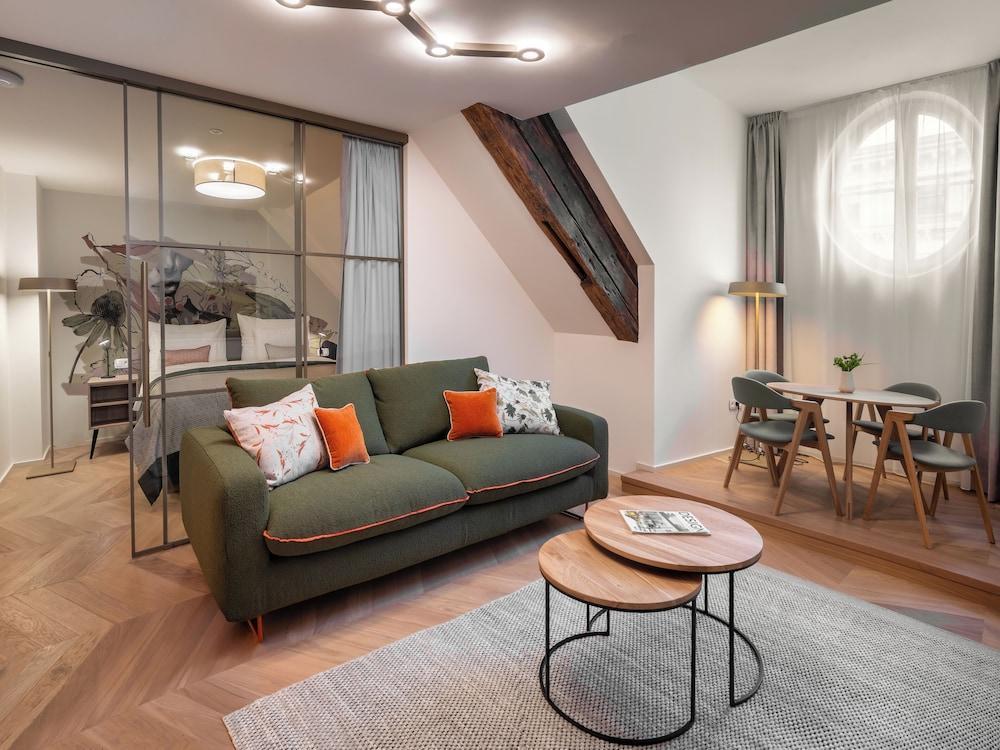 The Botanist by Adrez Room Type - Comfort Apartment