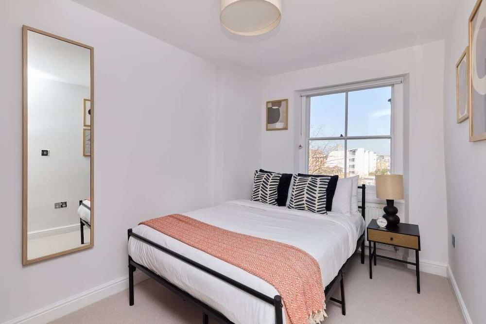 The Notting Hill Hideout - 2bdr Apartment - Tap to explore photos