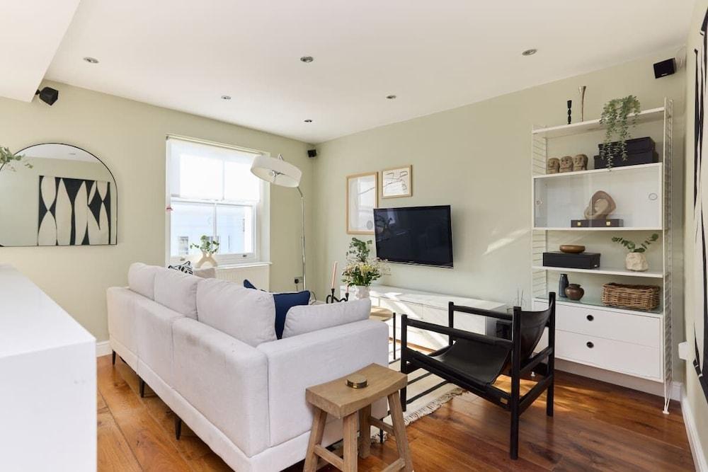 The Notting Hill Hideout - 2bdr Apartment - Tap to explore photos
