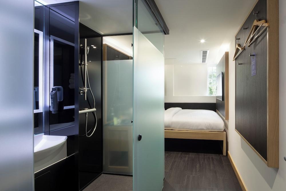 The Z Hotel Leicester Square - Tap to explore photos