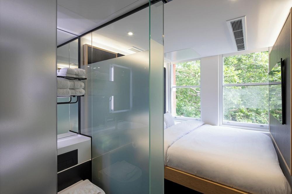 The Z Hotel Leicester Square Room Type - Club Queen Room
