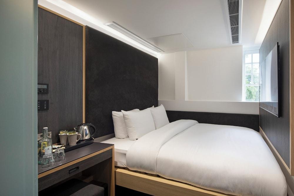 The Z Hotel Leicester Square Room Type - Queen Room