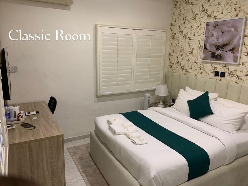 Tranquil Oasis Hotel Room Type - Classic Room, 1 Bedroom, Refrigerator