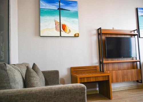 Triton Prestige Seaview and Spa - Tap to explore photos