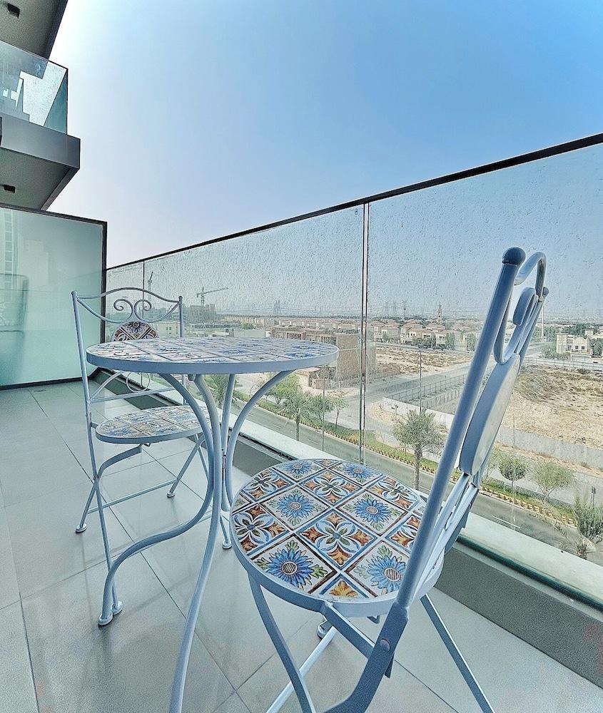 Venduras - Modern 1BR Apartment JVC