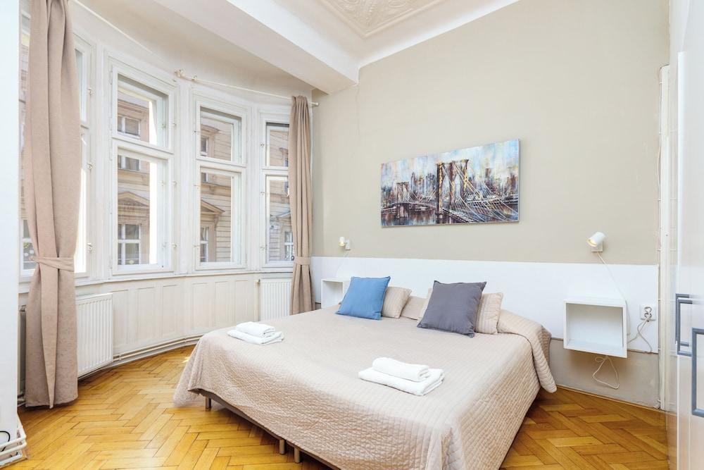 Vincanto Apartments Oldtown Prague 1 - Tap to explore photos