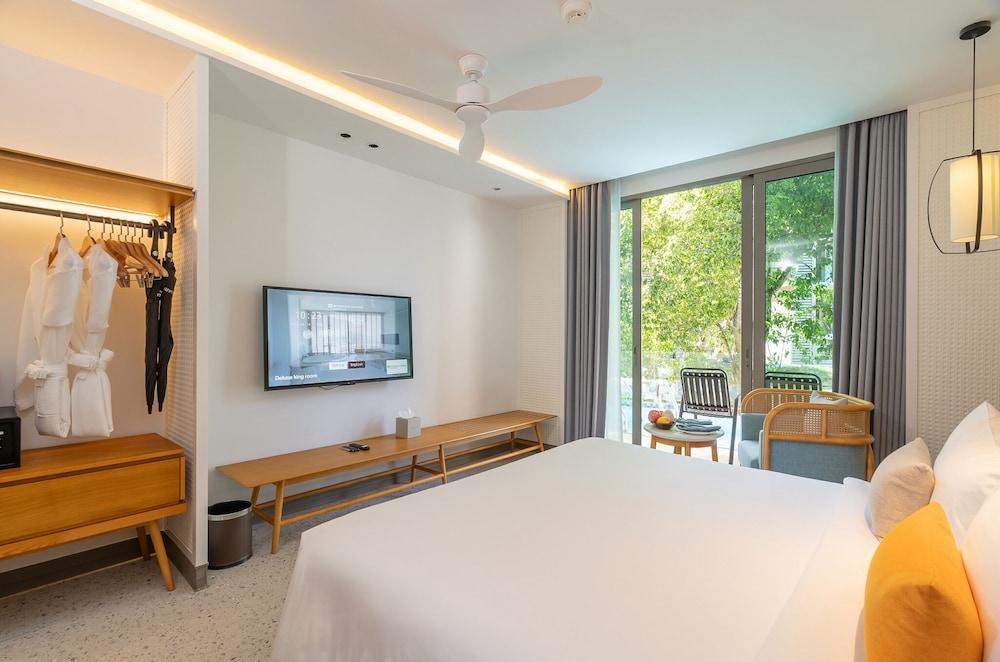 Wyndham Garden Phuket Kamala Room Type - Superior Room, Pool Access, 1 King Bed