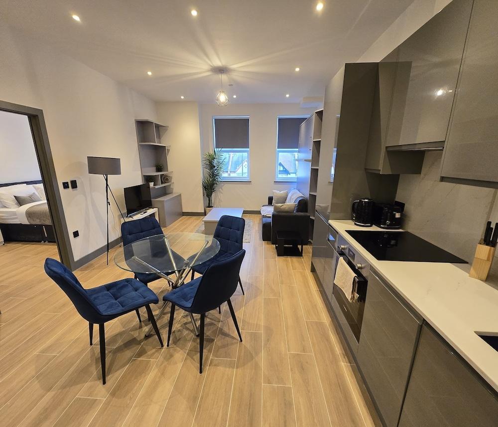 Finchley Stylish 1-Bed | Great Location - Tap to explore photos