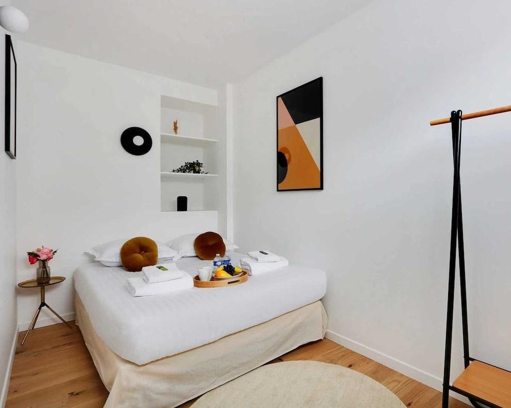 Cosy Apartment - 2br/6p - Saint-lambert - Tap to explore photos