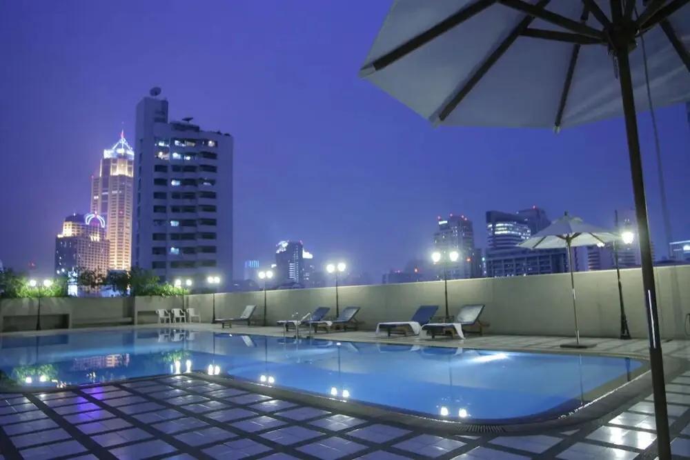 Omni Tower Sukhumvit Nana Direct - Tap to explore photos