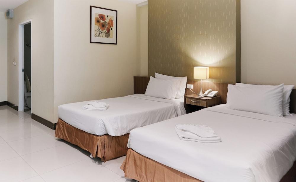 Sunday Platinum Suites Room Type - Superior Twin