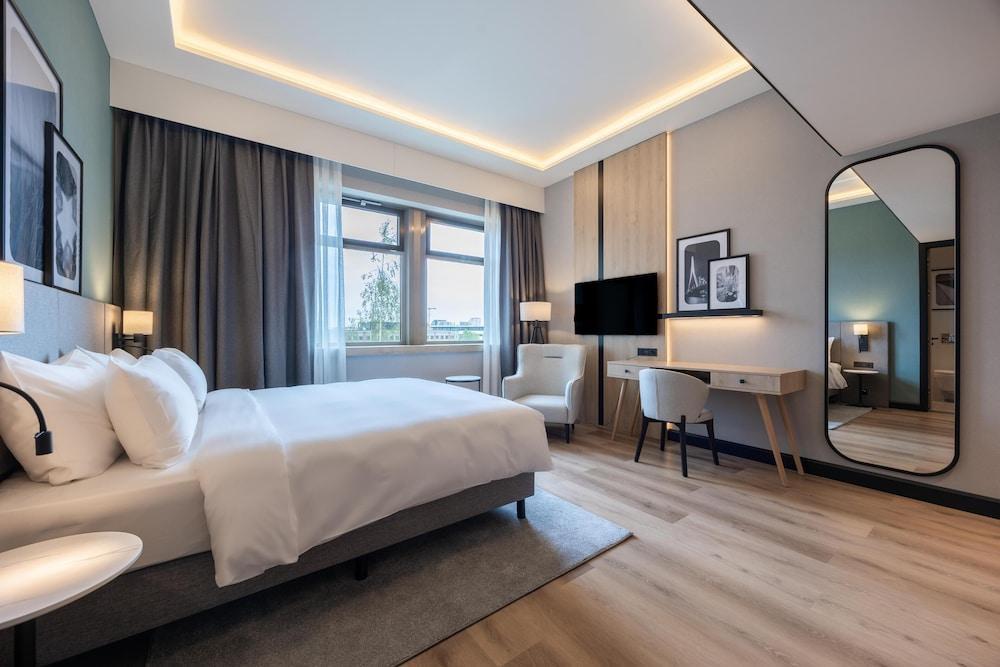 Radisson Hotel Amsterdam Airport Schiphol Hoofddorp - Tap to explore photos