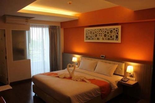 Hotel Kann Pattaya - Tap to explore photos