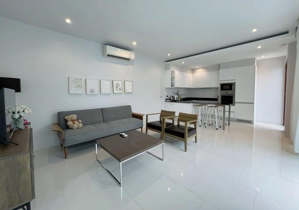 3bedrooms Pool Villa in Kamala
