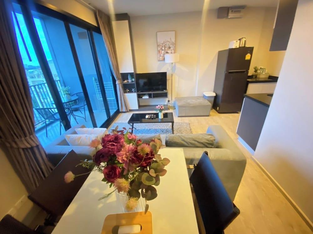 2 Bed Room At Excellent Location - Best In Class - Tap to explore photos