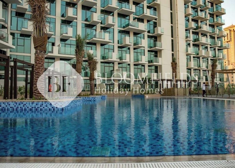 Bloomfields 1BR Azizi Farhad Burj View - Tap to explore photos