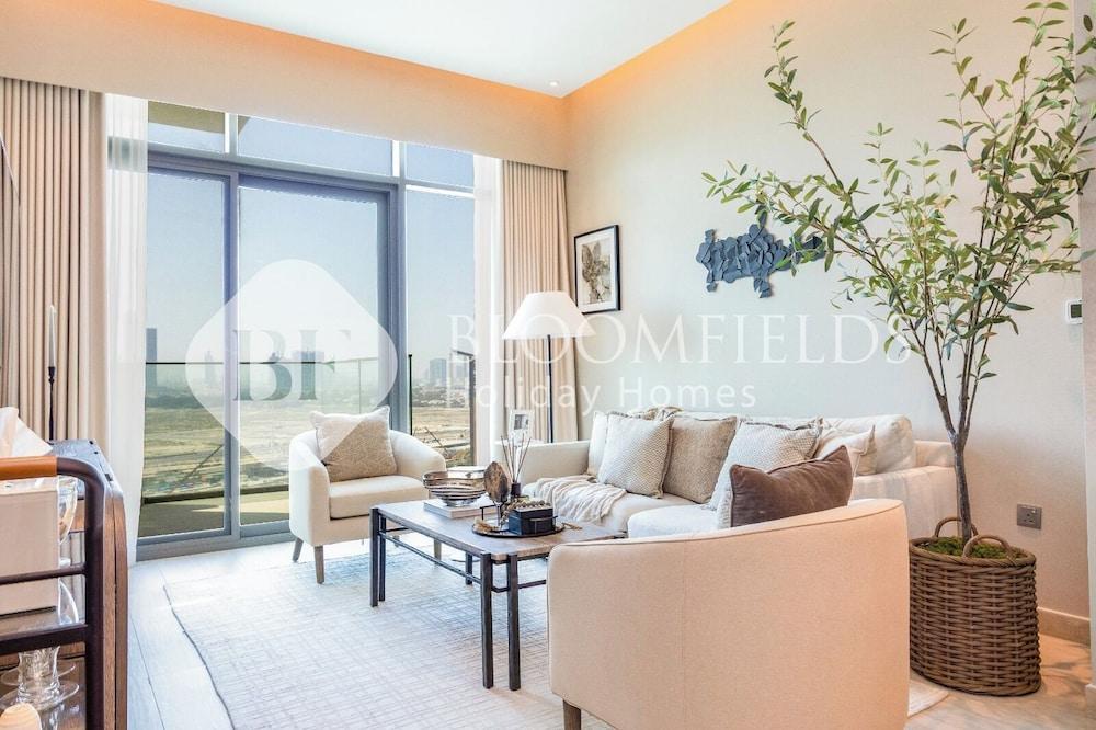 Bloomfields 1BR Azizi Farhad Burj View - Tap to explore photos