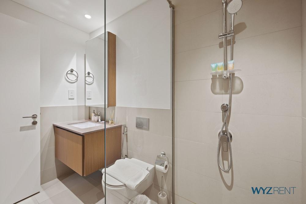WYZ RENT|Urban Glam 1 BR in Surf 2-Creek Beach - Tap to explore photos